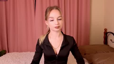 Katrin online show from November 2025 05:24:01 AM