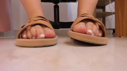 Snapshot of katty_feet_ chatting on May 2026 07:41:01 PM Katty online show from May 2026 07:41:01 PM