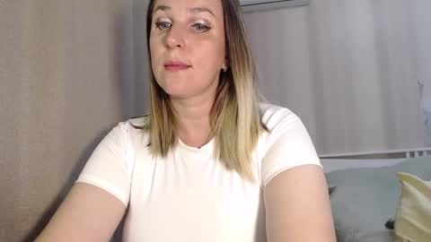 Katty Fox online show from September 2025 10:59:01 AM