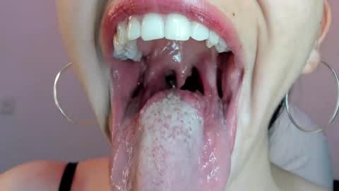 Snapshot of katty_mouth chatting on June 2026 07:20:01 PM Katty online show from June 2026 07:20:01 PM