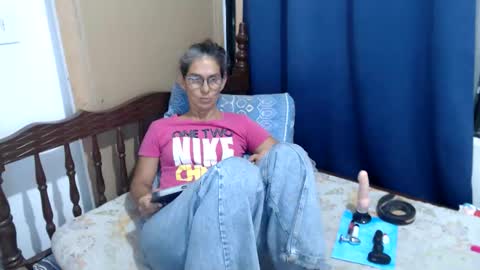 Snapshot of kattydirty144 chatting on October 2025 07:21:02 PM angel online show from October 2025 07:21:02 PM