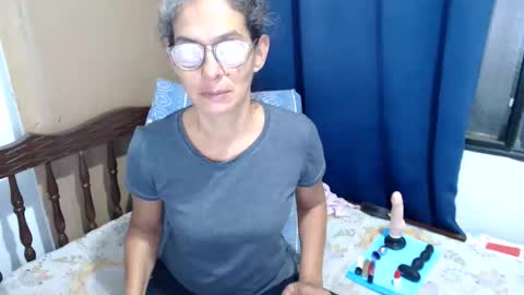 Snapshot of kattydirty144 chatting on October 2025 09:27:01 PM angel online show from October 2025 09:27:01 PM