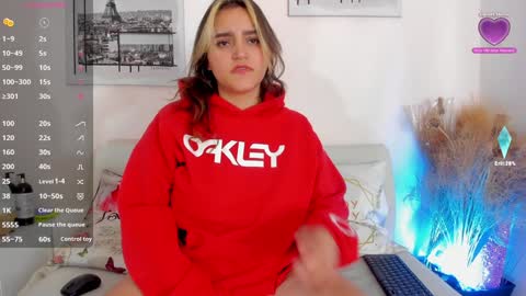 Snapshot of katy_giil chatting on December 2024 08:43:01 PM Katy online show from December 2024 08:43:01 PM