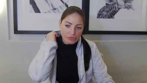 Katyline online show from March 2026 01:37:02 PM