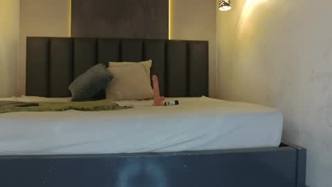 Snapshot of katyrataylor__ chatting on April 2026 11:37:01 AM katyrataylor__ online show from April 2026 11:37:01 AM