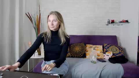 Katy online show from September 2025 10:48:02 AM