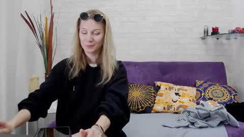 Katy online show from September 2025 08:05:02 AM