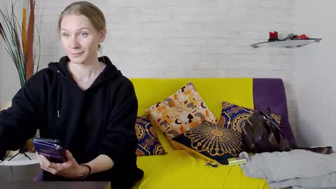 Katy online show from September 2025 09:14:01 AM