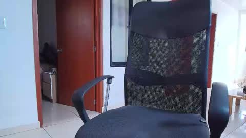 Kauri Lop online show from November 2025 04:10:02 PM