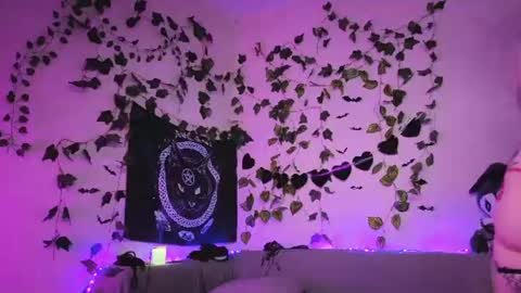 Snapshot of kawai_kittypussy chatting on June 2026 07:57:01 AM Mia online show from June 2026 07:57:01 AM