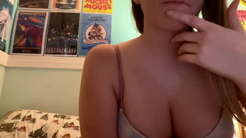 Snapshot of kaybabyx4 chatting on February 2025 09:48:01 PM Kay online show from February 2025 09:48:01 PM