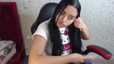 Kayla online show from November 2025 01:27:01 AM