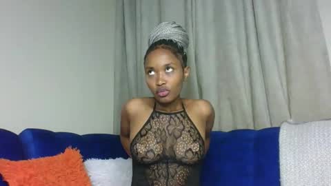 kaylar online show from November 2025 05:23:02 PM