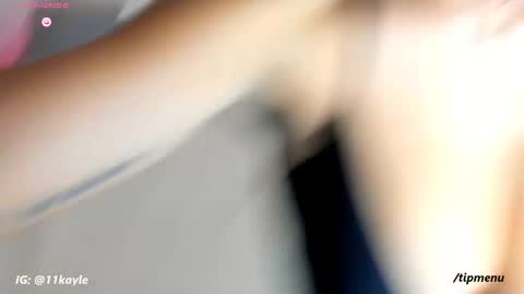 INSTAGRAM AND TW 11kayle online show from October 2025 12:58:01 AM