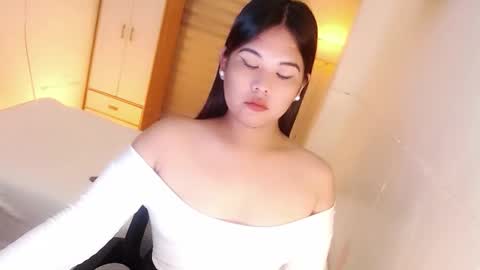 Y O U R        F U T U R E       K A Y L E E  online show from October 2025 10:26:02 PM