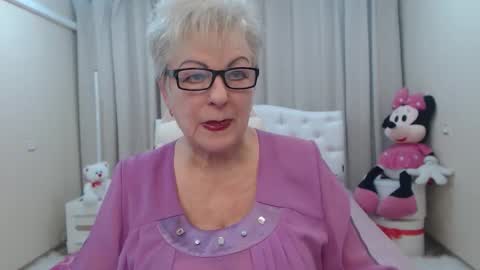 kaylesmoll online show from March 2026 07:53:01 PM