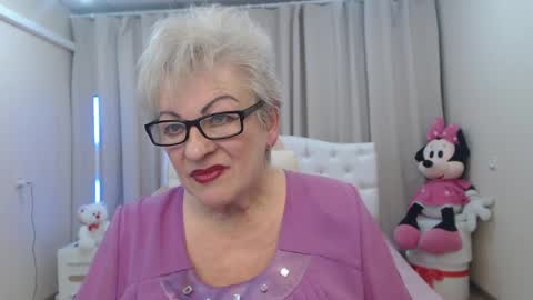 kaylesmoll online show from March 2026 08:35:02 PM