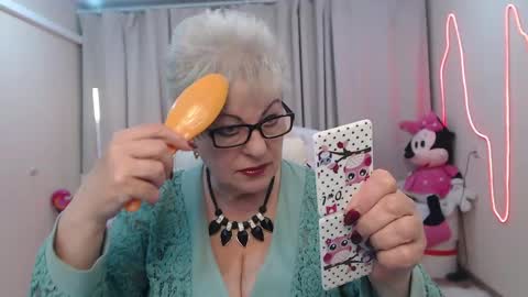 Snapshot of kaylesmoll chatting on May 2026 06:49:01 PM kaylesmoll online show from May 2026 06:49:01 PM