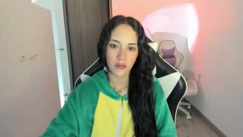 kaylie online show from October 2025 11:00:01 AM