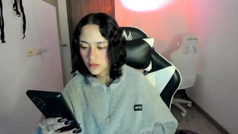 kaylie online show from November 2025 02:45:02 AM