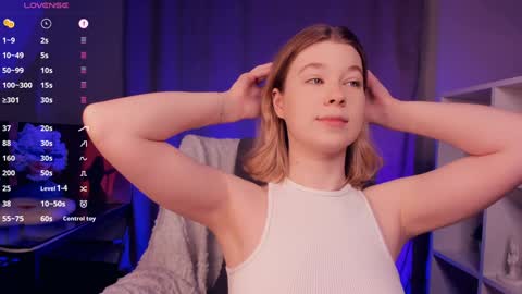 Snapshot of kaylisse chatting on November 2025 08:17:01 AM Hi Im Arina 3 online show from November 2025 08:17:01 AM