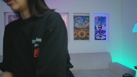 Kayra online show from November 2025 12:11:01 PM