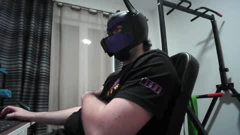 Neon online show from April 2026 07:33:02 PM