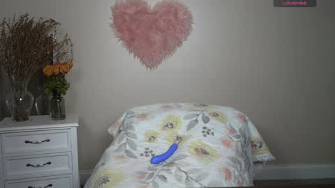 EliandKylie online show from September 2025 02:44:01 AM