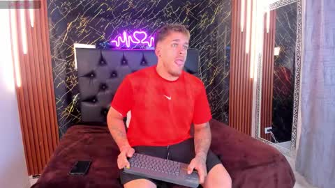 Snapshot of keane_lee chatting on September 2025 11:44:02 AM Keane online show from September 2025 11:44:02 AM