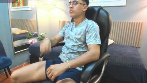 Snapshot of keanu_true chatting on March 2026 10:16:02 PM KEANU online show from March 2026 10:16:02 PM