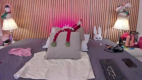 keeyla stone online show from December 2025 09:12:02 PM