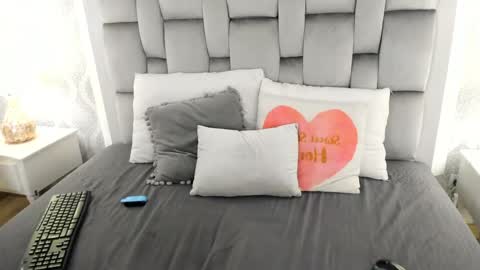 Keiira Fox online show from April 2026 07:30:02 PM