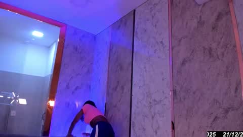 Keila  online show from December 2025 07:04:02 AM