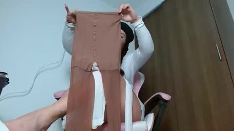 keilafranco online show from November 2025 09:06:02 PM