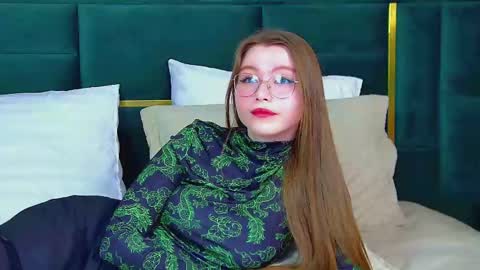 Keira online show from March 2025 06:30:01 PM