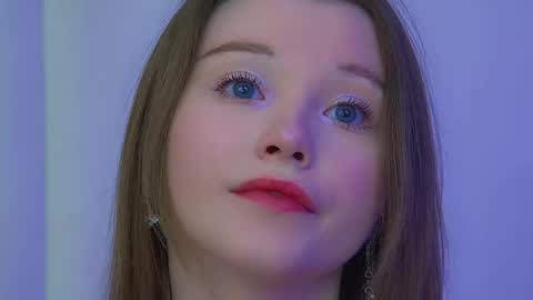 Keira online show from March 2026 06:25:01 PM