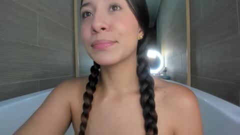 keiry_gonzalez11_aws online show from October 2025 01:14:01 AM