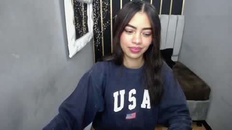  K E I Z Y  online show from December 2024 01:00:02 PM