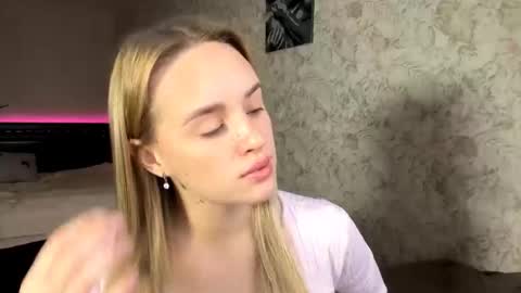 Sylvia online show from November 2025 08:03:02 AM