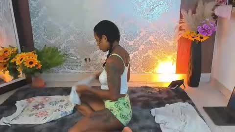 kelly__thomson online show from September 2025 12:18:01 PM