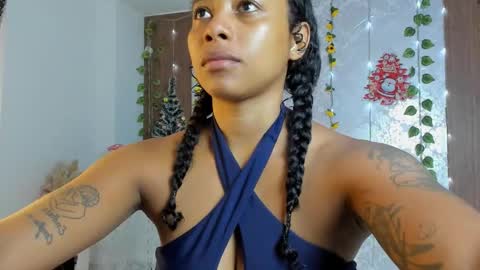 kelly__thomson online show from December 2025 01:31:02 PM