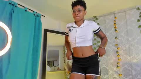 kelly__thomson online show from June 2026 12:12:02 AM