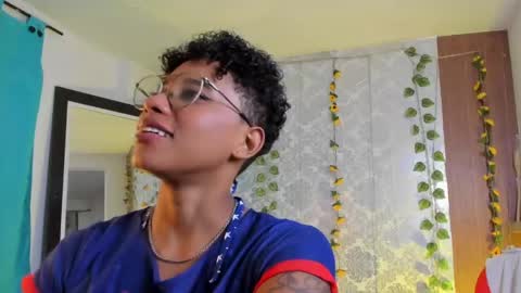 Snapshot of kelly__thomson chatting on June 2026 01:50:02 AM kelly__thomson online show from June 2026 01:50:02 AM