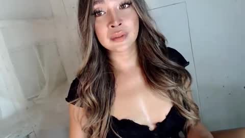 its me KELLY online show from January 2025 01:49:01 PM