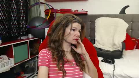 kelly online show from February 2025 09:31:01 PM