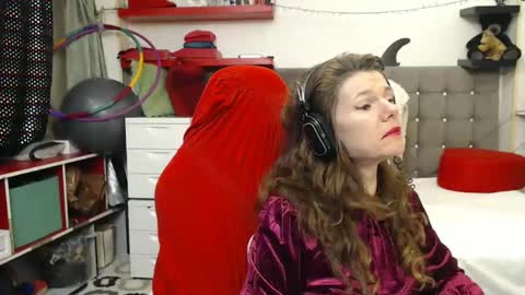 kelly online show from February 2025 09:28:01 PM