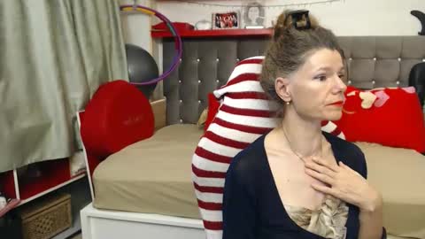 kelly online show from November 2025 08:09:01 PM