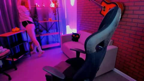 kelly online show from February 2025 05:34:01 PM