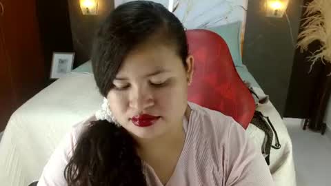 KELLY LUNA  online show from August 2026 07:35:01 PM