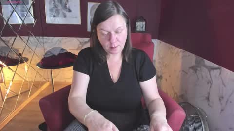 Kelly online show from October 2025 05:31:01 AM